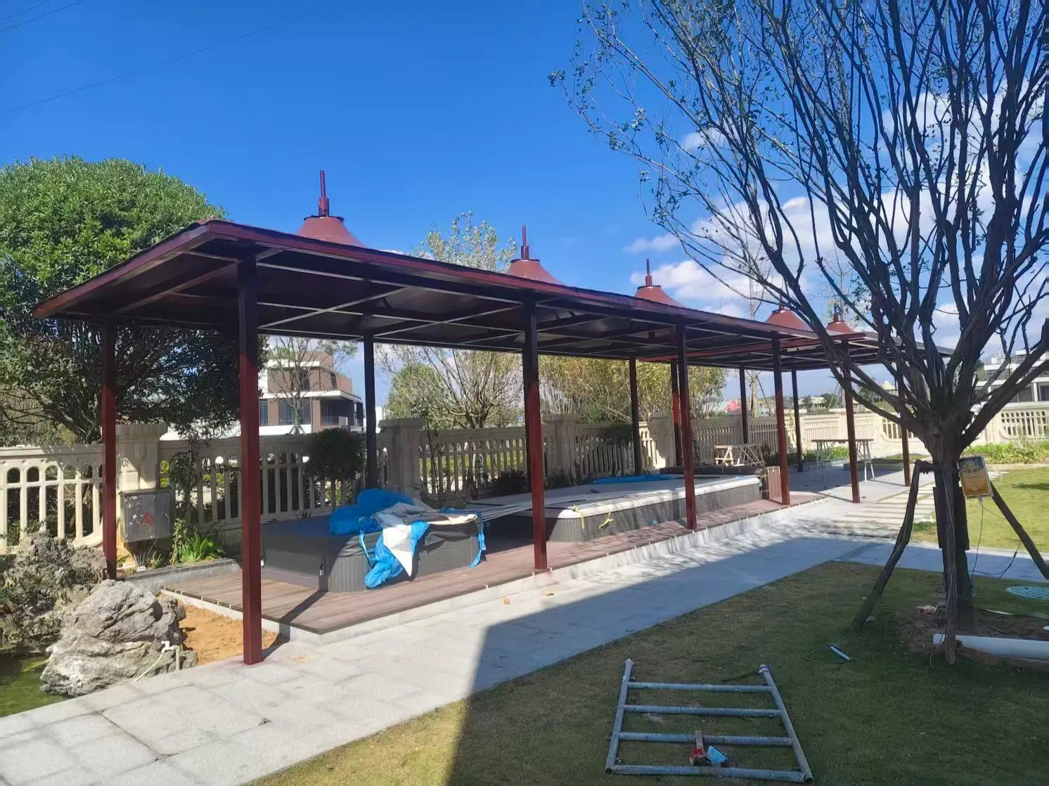 贵州兴仁园区小区膜结构停车棚怎么选?本地源头工厂拆解三大坑,避开返修翻倍成本
