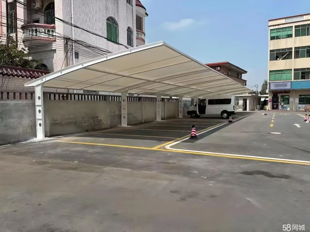 贵州兴仁膜结构工程科普:山地多雨强紫外环境,停车棚选材别只看低价